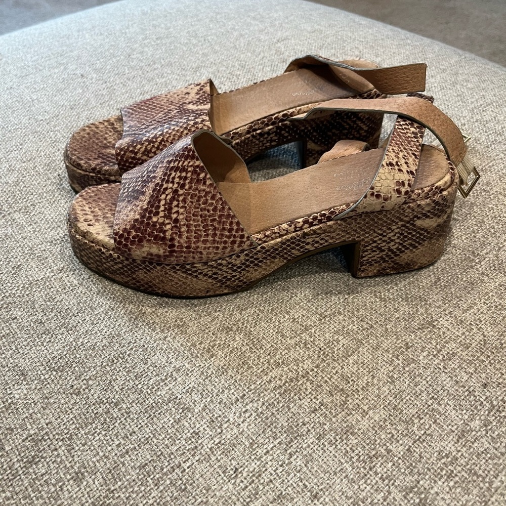 Seychelle’s platform heels size 8